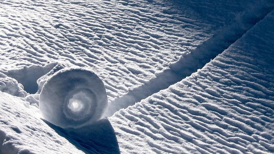 美国现“雪卷”奇观
