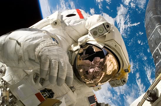 土豪炫富新玩具横空出世:去太空玩一圈,仅售3个亿